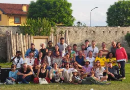 Foto di gruppo con alcuni organizzatori dell’evento insieme alla Vicesindaca Beatrice Aimar